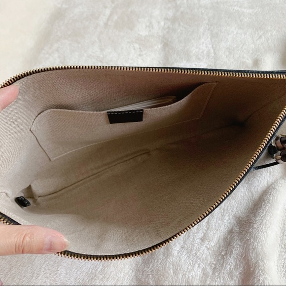 NWT Authentic Gucci Oversized Leather Zip Clutch - Picture 7 of 10